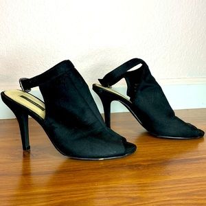 Forever 21 Black Heels open toe open heel with ankle strap size 6